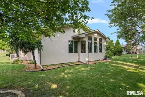 Exterior - 6708 Phlox Dr, Springfield, IL 62712 photo 6 of 7