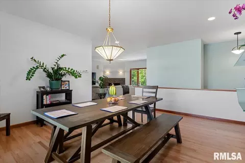 Dining - 6708 Phlox Dr, Springfield, IL 62712 photo 1 of 3
