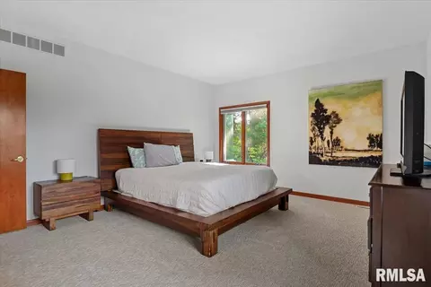Bedroom - 6708 Phlox Dr, Springfield, IL 62712 photo 2 of 6