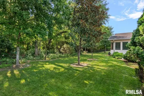 Exterior - 6708 Phlox Dr, Springfield, IL 62712 photo 4 of 7