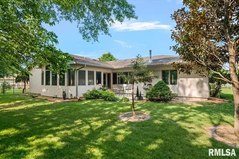 Exterior - 6708 Phlox Dr, Springfield, IL 62712 photo 3 of 7
