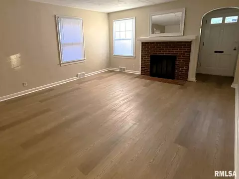 Living - 2104 S Whittier Ave, Springfield, IL 62704 photo 1 of 6