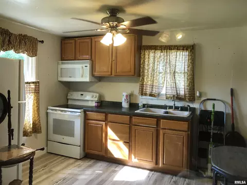 Kitchen - 2004 N 22nd St, Springfield, IL 62702 photo 1 of 3