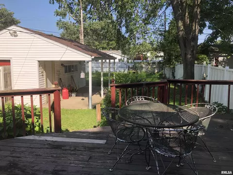 Exterior - 2004 N 22nd St, Springfield, IL 62702 photo 2 of 4