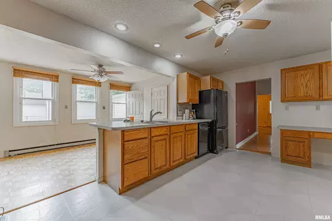 Entry Way - 603 W Jackson St, Athens, IL 62613 photo 1 of 1