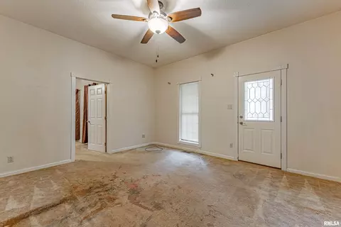 Living - 603 W Jackson St, Athens, IL 62613 photo 6 of 6