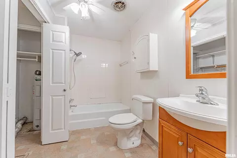 Bath - 603 W Jackson St, Athens, IL 62613 photo 1 of 3