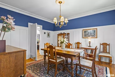 Dining - 1910 Wiggins Ave, Springfield, IL 62704 photo 2 of 3