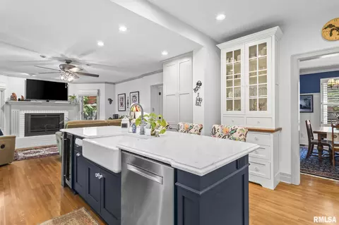 Kitchen - 1910 Wiggins Ave, Springfield, IL 62704 photo 4 of 6