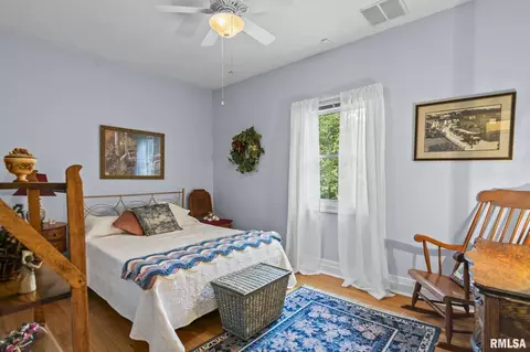 Bedroom - 1910 Wiggins Ave, Springfield, IL 62704 photo 9 of 9