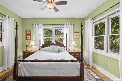 Bedroom - 1910 Wiggins Ave, Springfield, IL 62704 photo 1 of 9