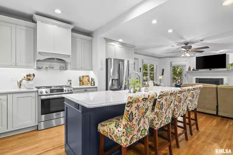 Kitchen - 1910 Wiggins Ave, Springfield, IL 62704 photo 1 of 6