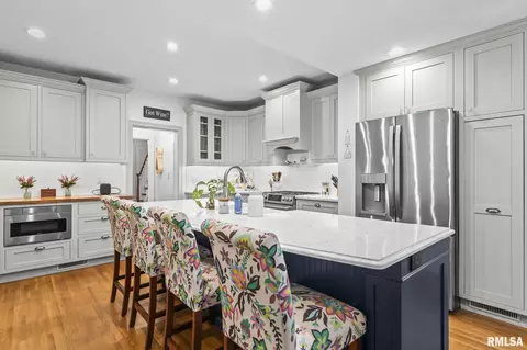 Kitchen - 1910 Wiggins Ave, Springfield, IL 62704 photo 2 of 6