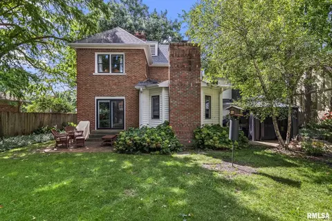 Exterior - 1910 Wiggins Ave, Springfield, IL 62704 photo 6 of 9