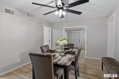 Dining - 2004 S Pasfield St, Springfield, IL 62704 photo 2 of 2