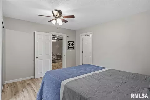 Bedroom - 2004 S Pasfield St, Springfield, IL 62704 photo 2 of 4