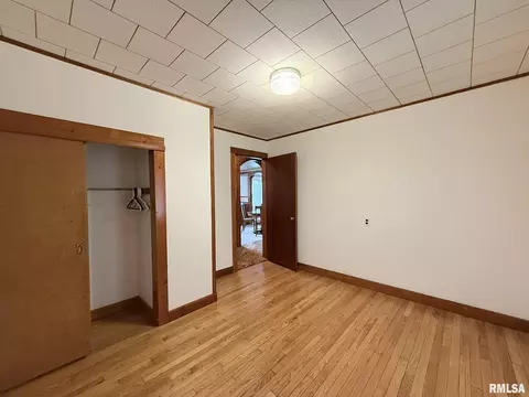 Bedroom - 107 W Hunter St, Abingdon, IL 61410 photo 9 of 14