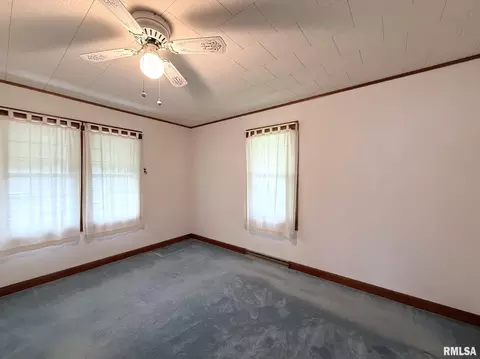 Bedroom - 107 W Hunter St, Abingdon, IL 61410 photo 3 of 14