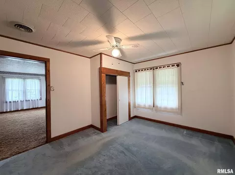 Bedroom - 107 W Hunter St, Abingdon, IL 61410 photo 4 of 14