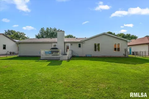 Exterior - 3313 Branchwood Dr, Springfield, IL 62704 photo 3 of 5
