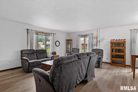 Living - 3313 Branchwood Dr, Springfield, IL 62704 photo 4 of 5