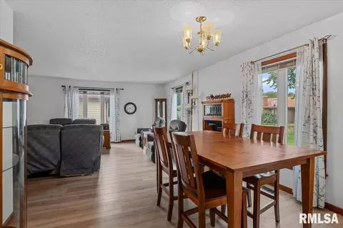 Dining - 3313 Branchwood Dr, Springfield, IL 62704 photo 1 of 2