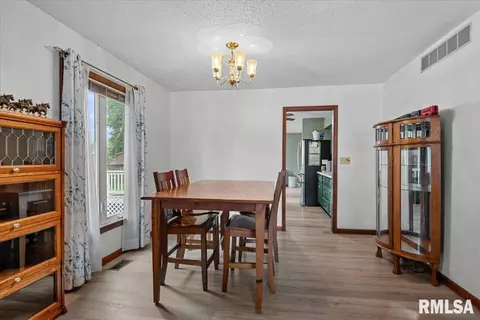 Dining - 3313 Branchwood Dr, Springfield, IL 62704 photo 2 of 2