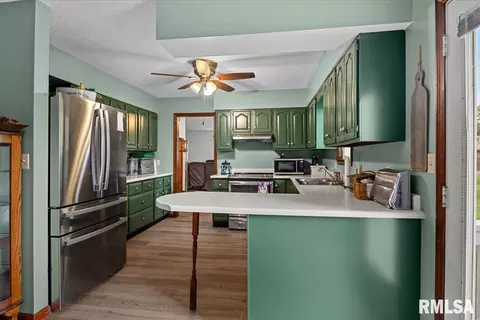 Kitchen - 3313 Branchwood Dr, Springfield, IL 62704 photo 1 of 3