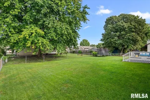 Exterior - 3313 Branchwood Dr, Springfield, IL 62704 photo 2 of 5