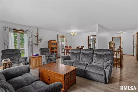 Living - 3313 Branchwood Dr, Springfield, IL 62704 photo 5 of 5