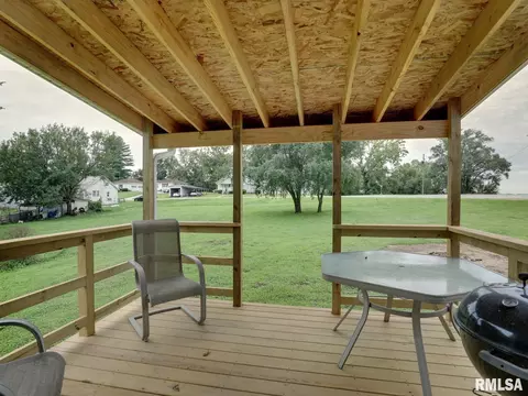 Exterior - 210 E High St, Kinderhook, IL 62345 photo 5 of 10