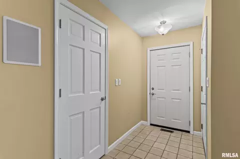 Entry Way - 3013 Cameron Dr, Springfield, IL 62704 photo 1 of 1