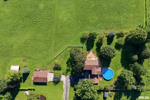 View/Area - 1404 12th Ave, Viola, IL 61486 photo 7 of 9