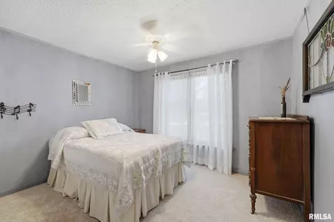 Bedroom - 1404 12th Ave, Viola, IL 61486 photo 1 of 6