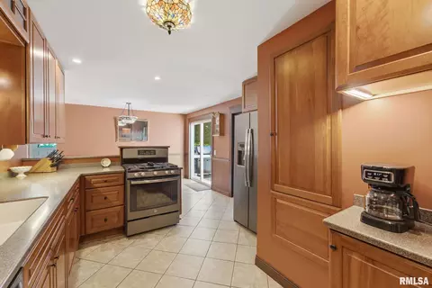 Kitchen - 1404 12th Ave, Viola, IL 61486 photo 3 of 3