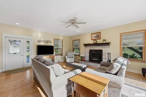 Living - 1404 12th Ave, Viola, IL 61486 photo 2 of 2