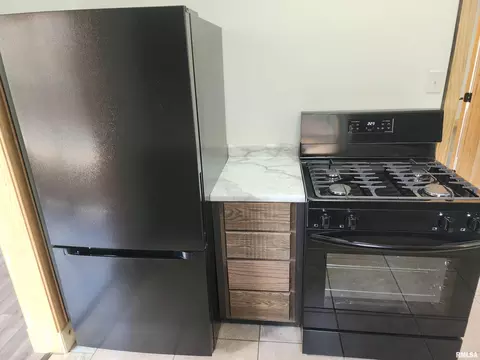 Kitchen - 2028 S 4th St, Springfield, IL 62703 photo 5 of 5