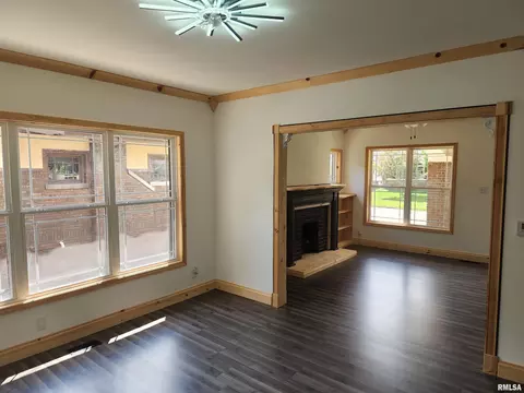 Living - 2028 S 4th St, Springfield, IL 62703 photo 9 of 12