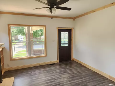 Living - 2028 S 4th St, Springfield, IL 62703 photo 4 of 12