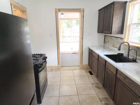 Kitchen - 2028 S 4th St, Springfield, IL 62703 photo 1 of 5