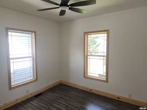 Bedroom - 2028 S 4th St, Springfield, IL 62703 photo 5 of 7