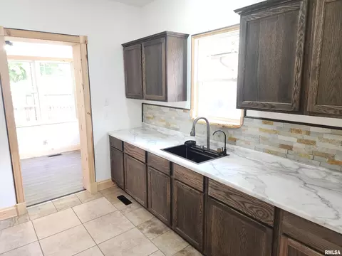 Kitchen - 2028 S 4th St, Springfield, IL 62703 photo 2 of 5