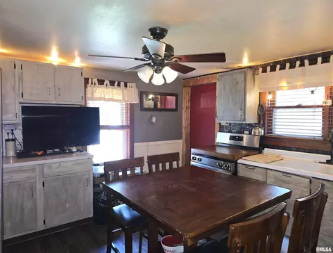 254 E Monroe, Greenview, IL 62642 photo 7