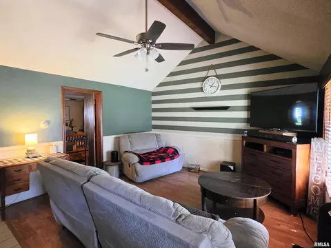 254 E Monroe, Greenview, IL 62642 photo 3