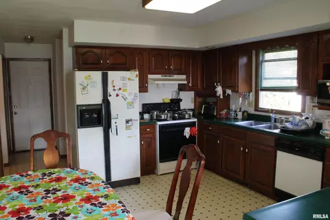 1105 Christopher Ln, Springfield, IL 62712 photo 5