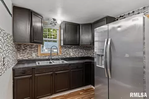 Kitchen - 1124 N Daniel Ave, Springfield, IL 62702 photo 1 of 2