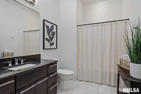 Bath - 5405 Reserve Blvd, Springfield, IL 62711 photo 5 of 8