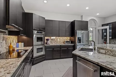 Kitchen - 5405 Reserve Blvd, Springfield, IL 62711 photo 5 of 7