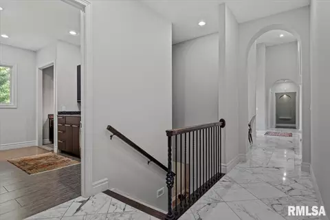 Entry Way - 5405 Reserve Blvd, Springfield, IL 62711 photo 6 of 12