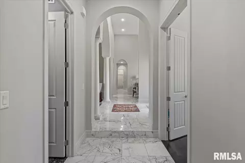 Entry Way - 5405 Reserve Blvd, Springfield, IL 62711 photo 7 of 12